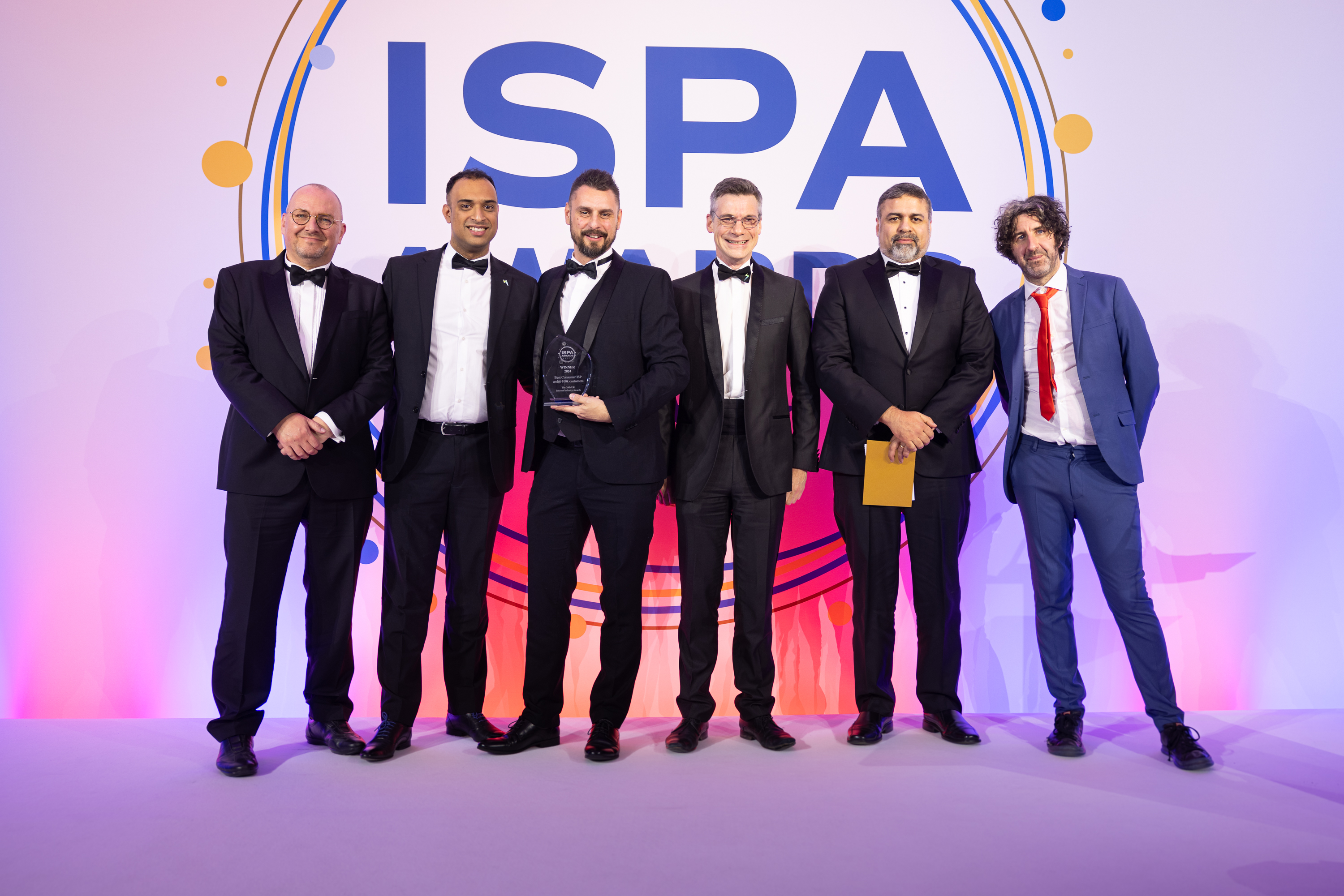 Lightning Fibre wins the 2024 ISPA Awards 'Best Consumer ISA >100k customers Award'